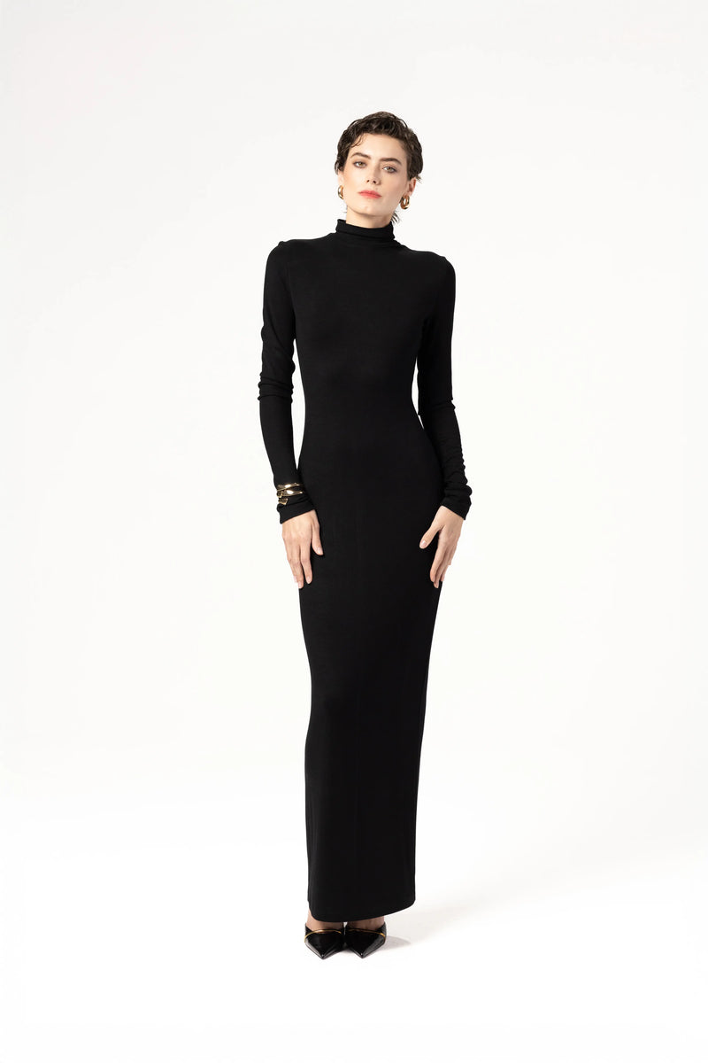 Suknia maxi z otwartymi plecami