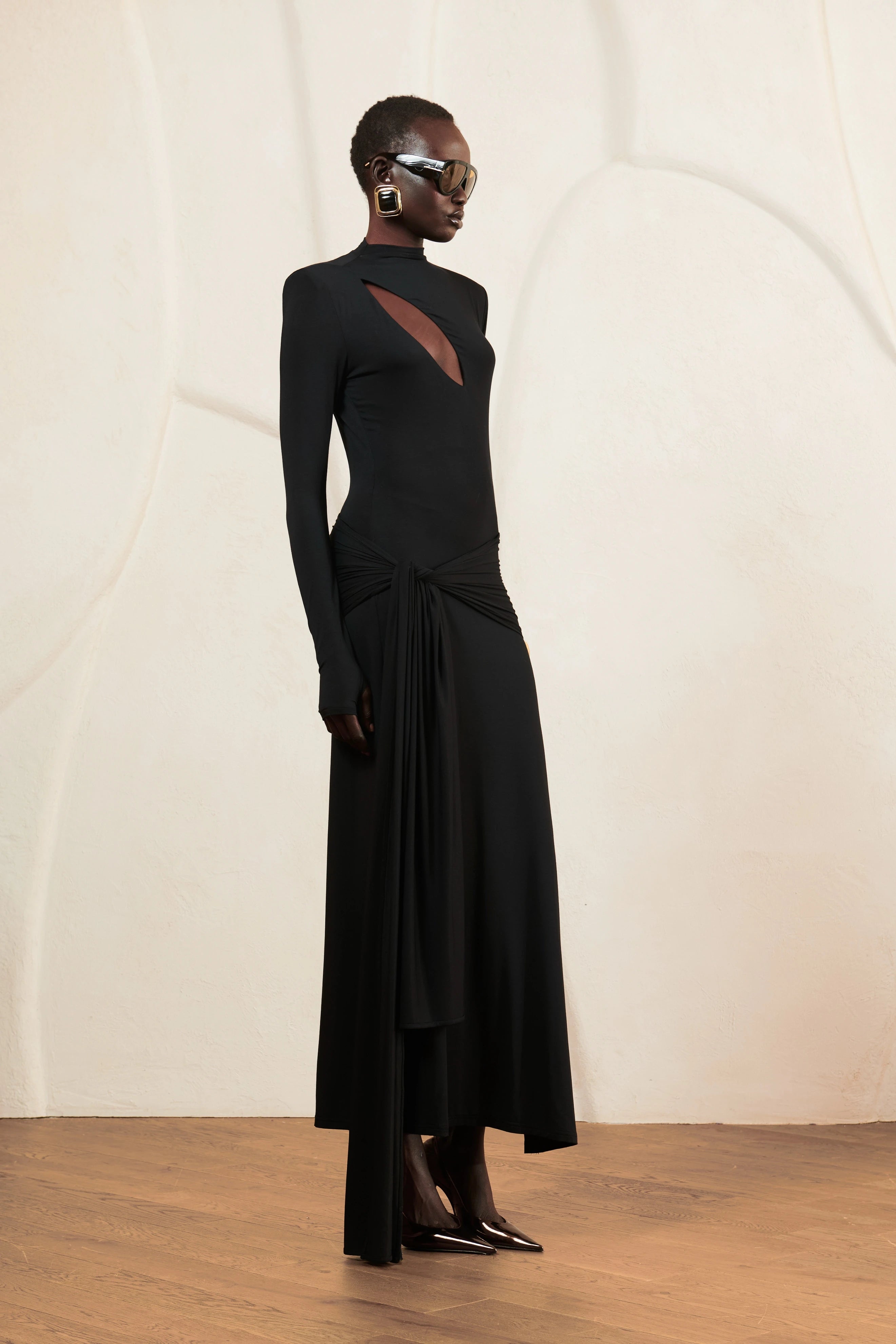 Black Dress Rosalia image 3