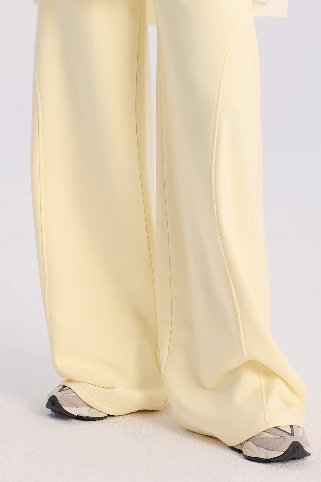 Pastel yellow Oca pants image 2