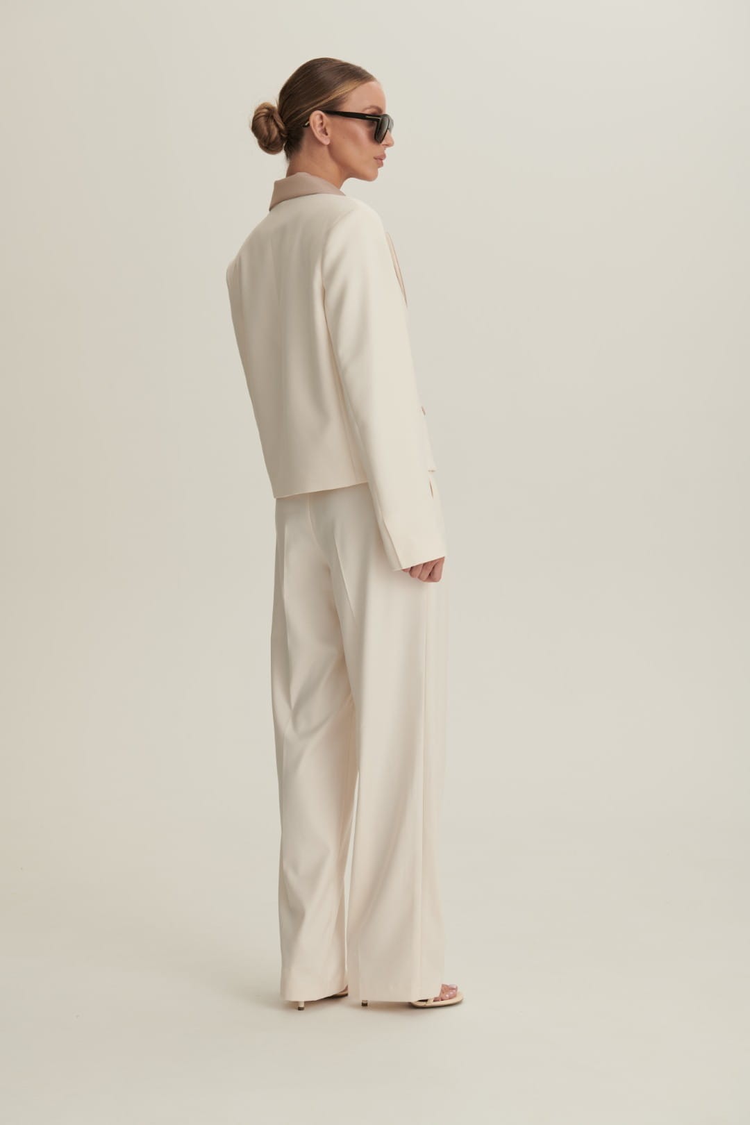 Cream Revers jacket image 5