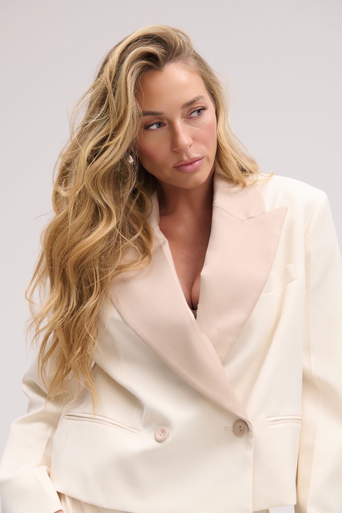Cream Revers jacket image 10