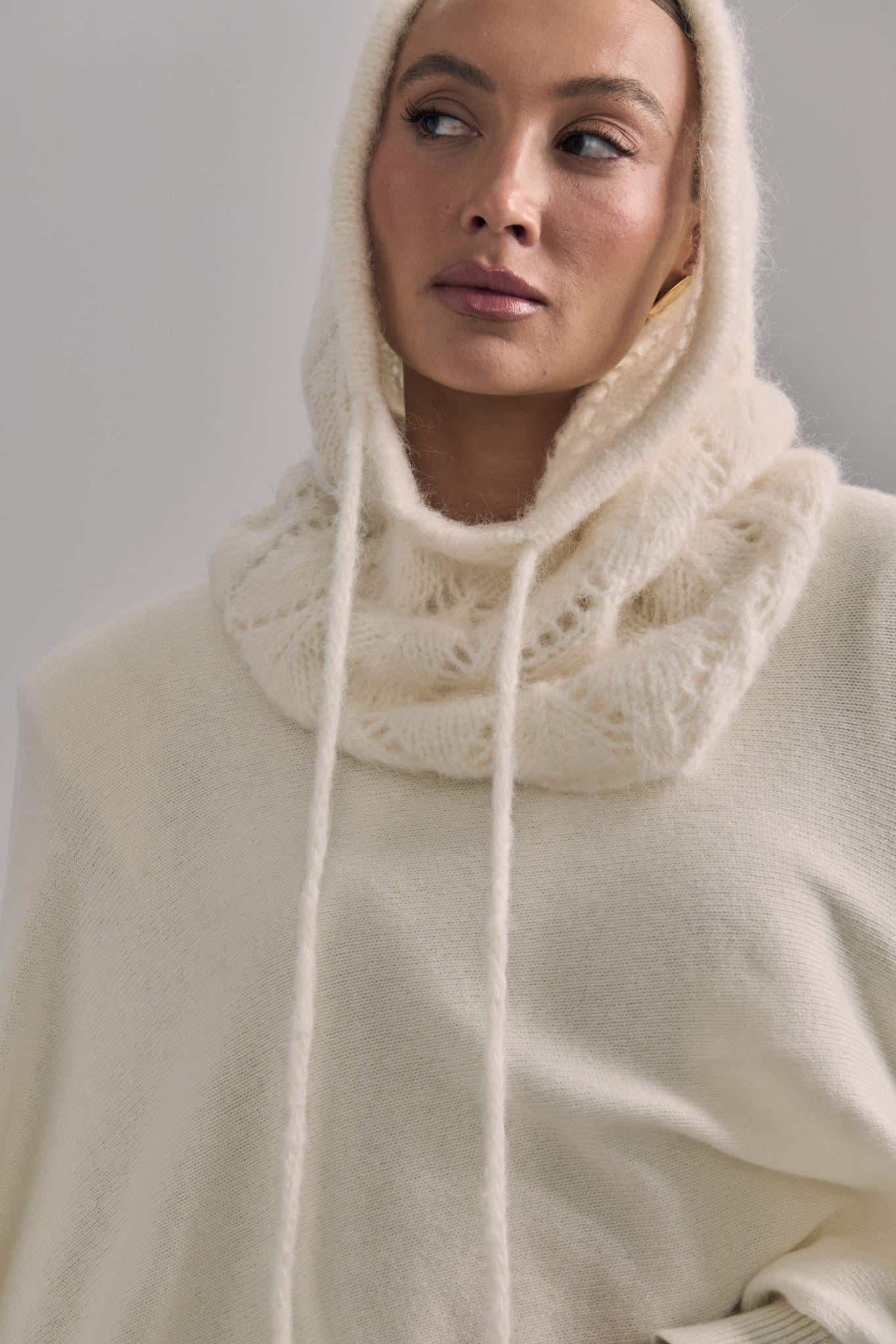 Cream balaclava image 3