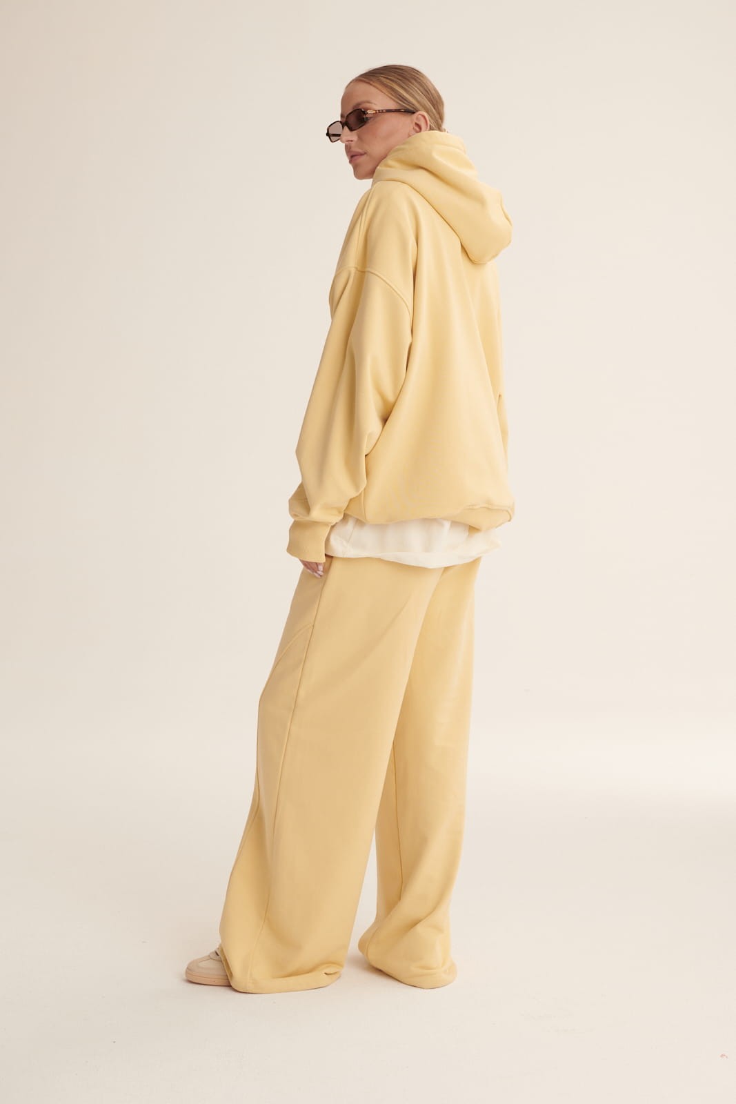 Banana yellow Noe logo sweatshirt image 2