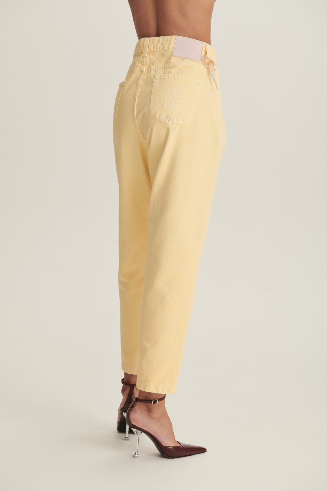 Yellow Jeans Mom Fit image 3