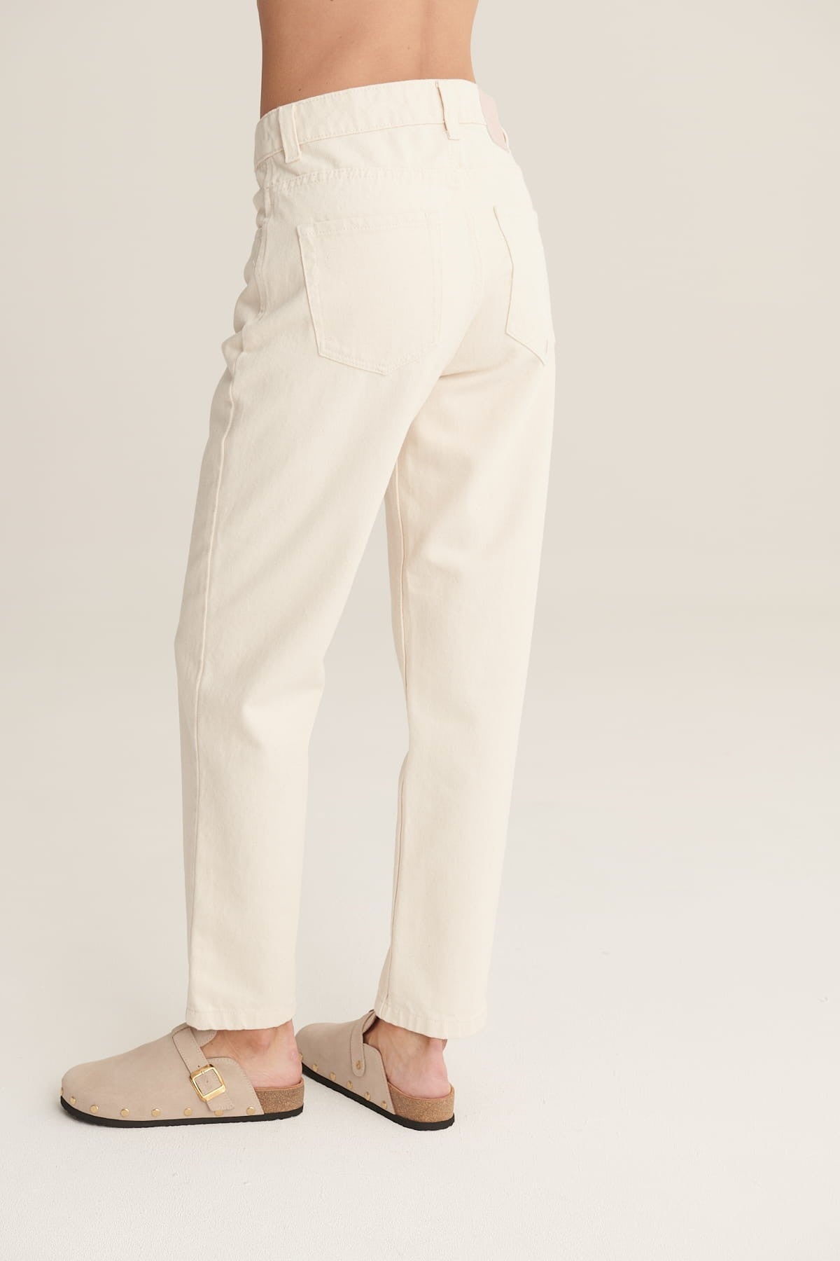 Cream Jeans Mom Fit image 3