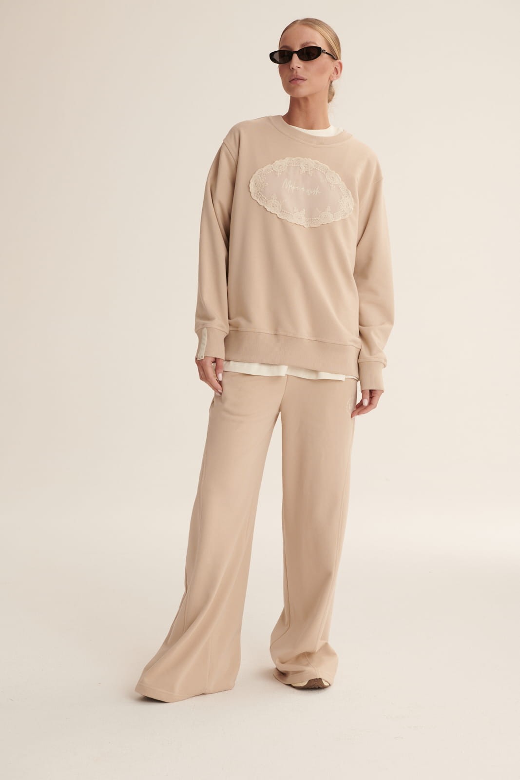 Beige Lace sweatshirt image 5