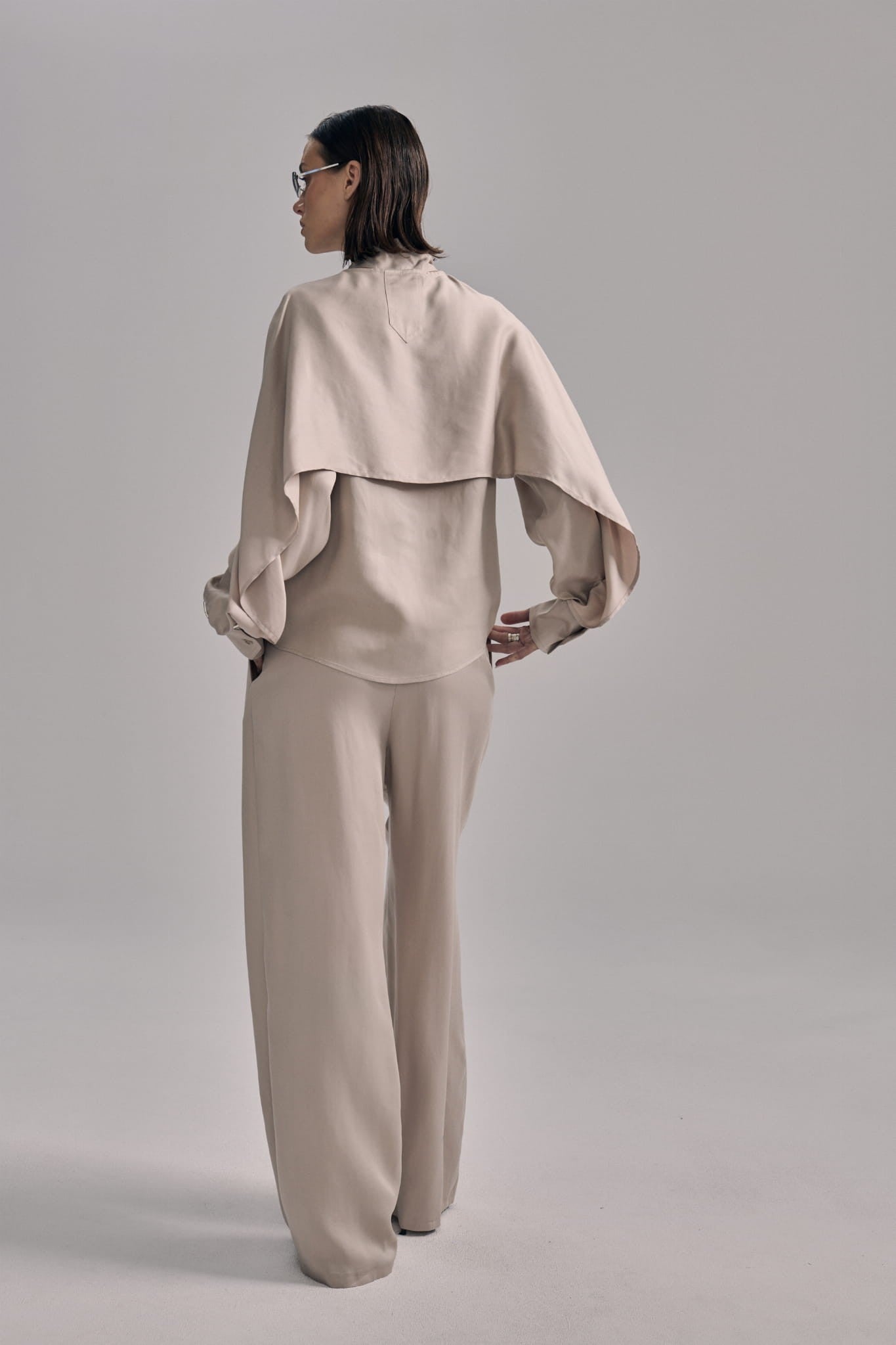 Beige Naomi set image 2