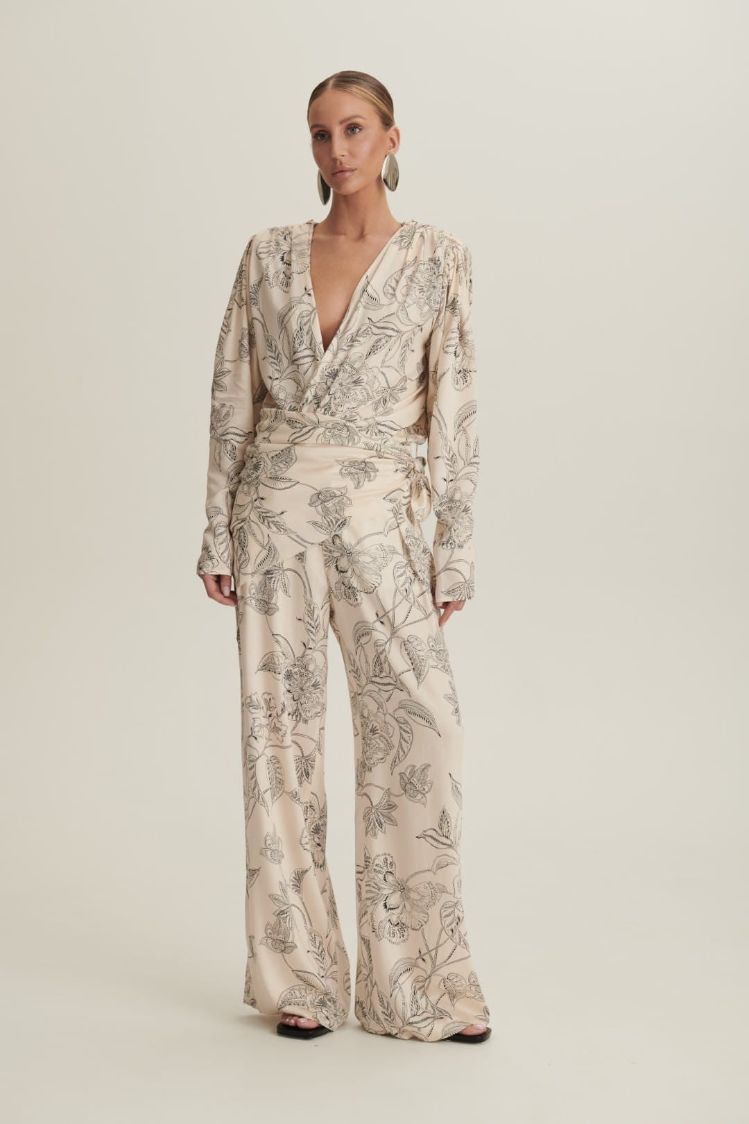 Patterned Chloe pants image 1