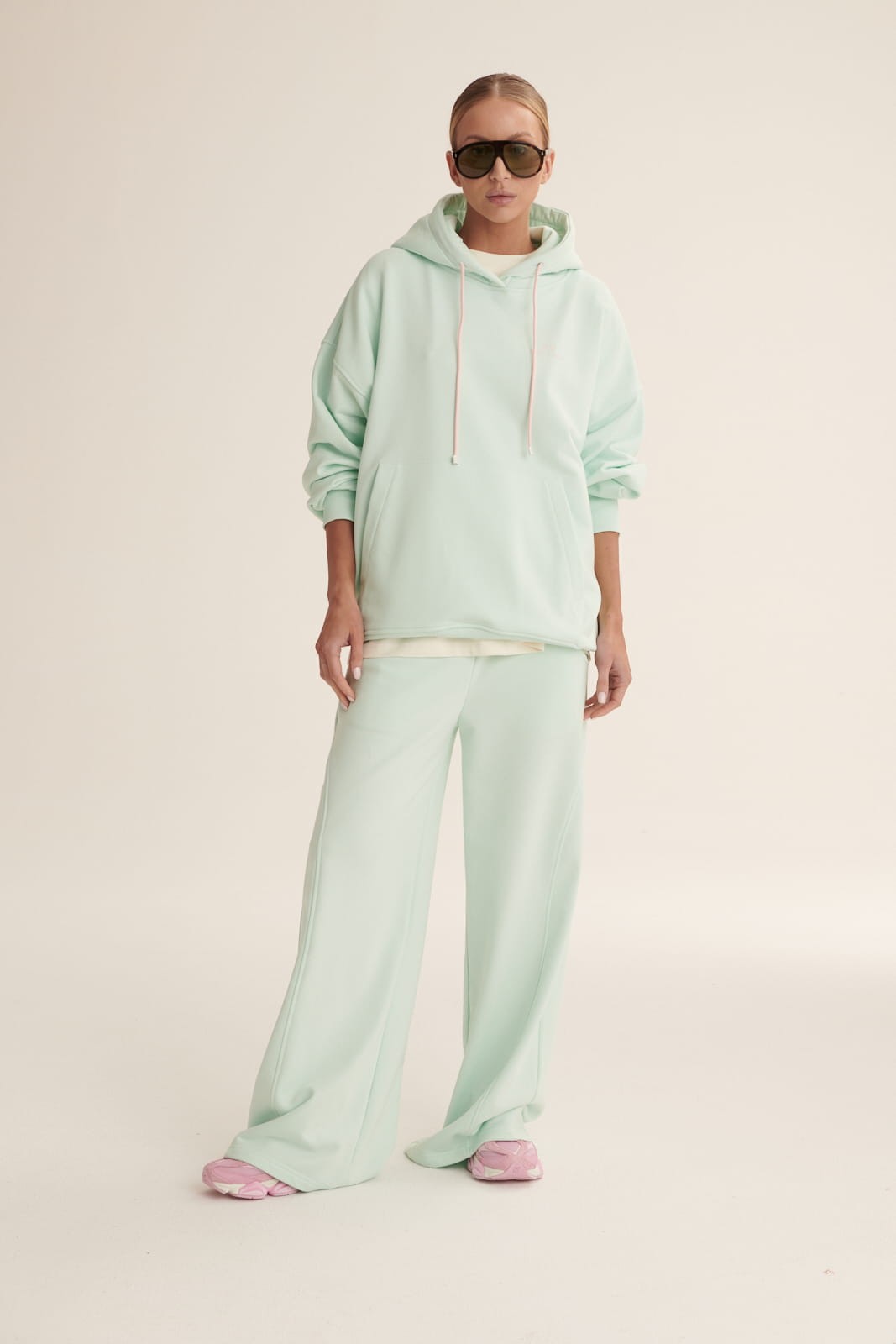 Mint Noe minimal sweatshirt image 1