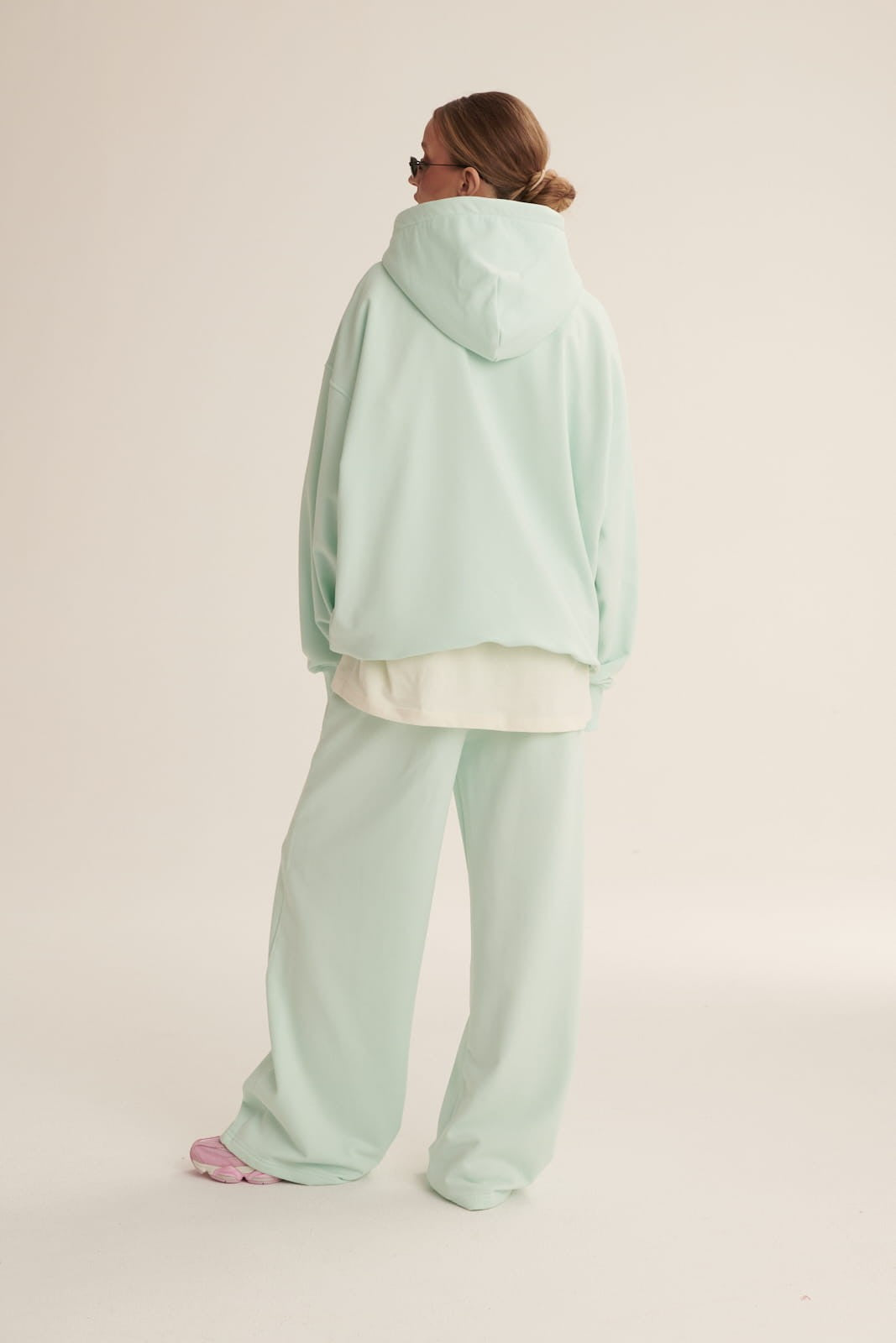Mint Noe minimal sweatshirt image 2