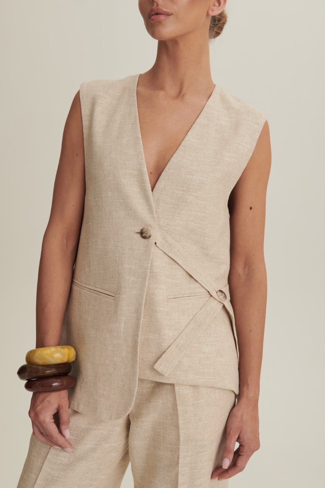 Beige Naturae vest image 3