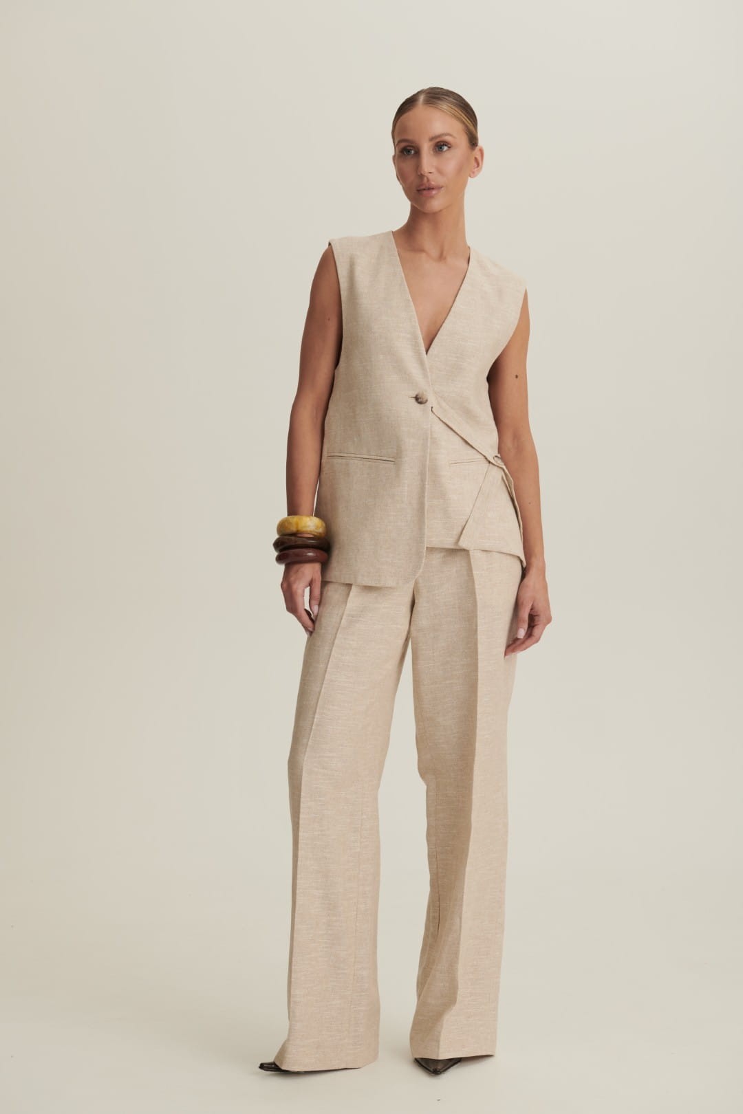 Beige Naturae vest image 4