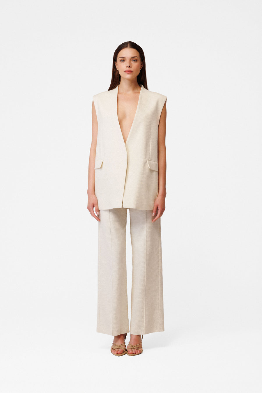 Structured relaxed vest