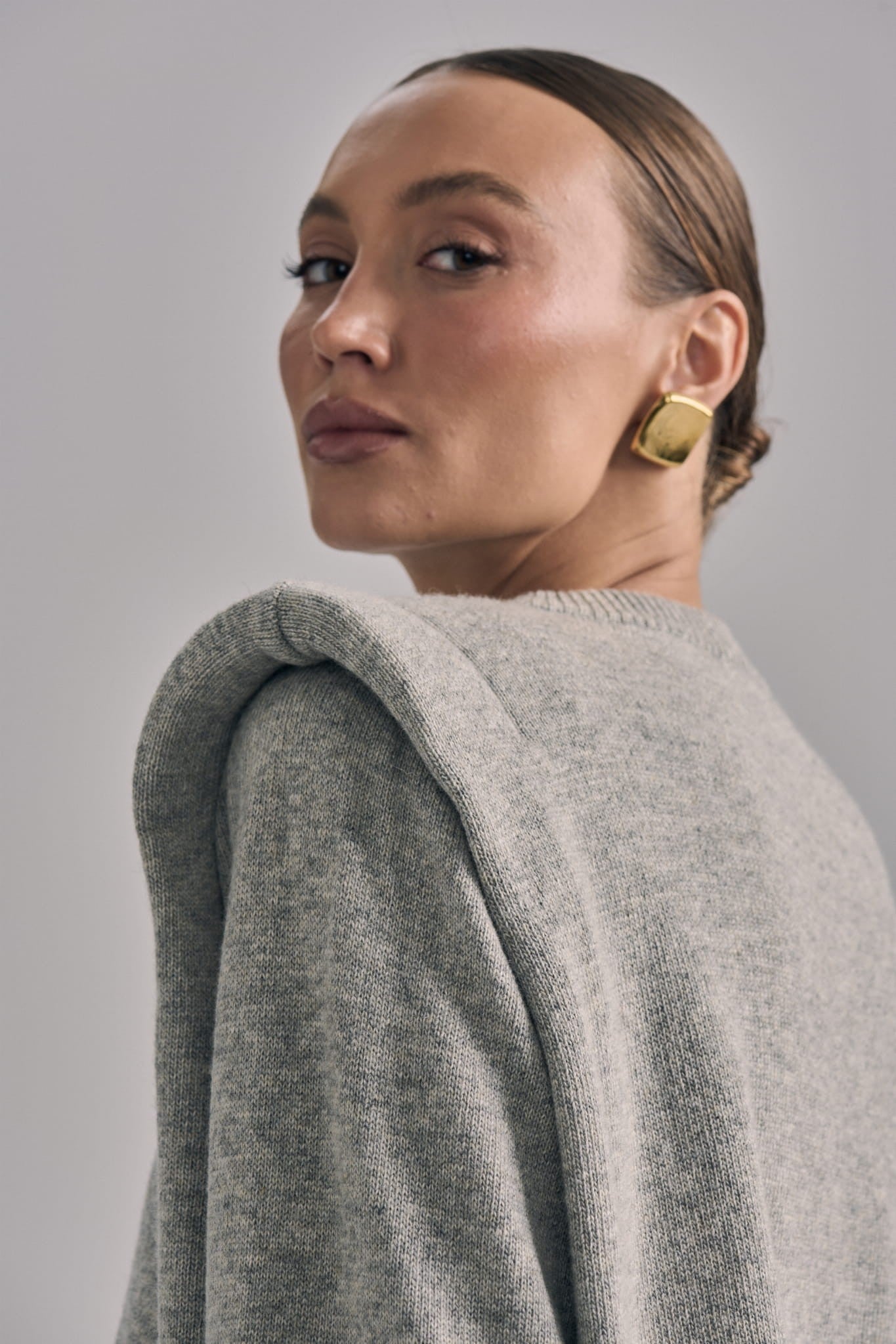 Grey Gaya sweater image 1