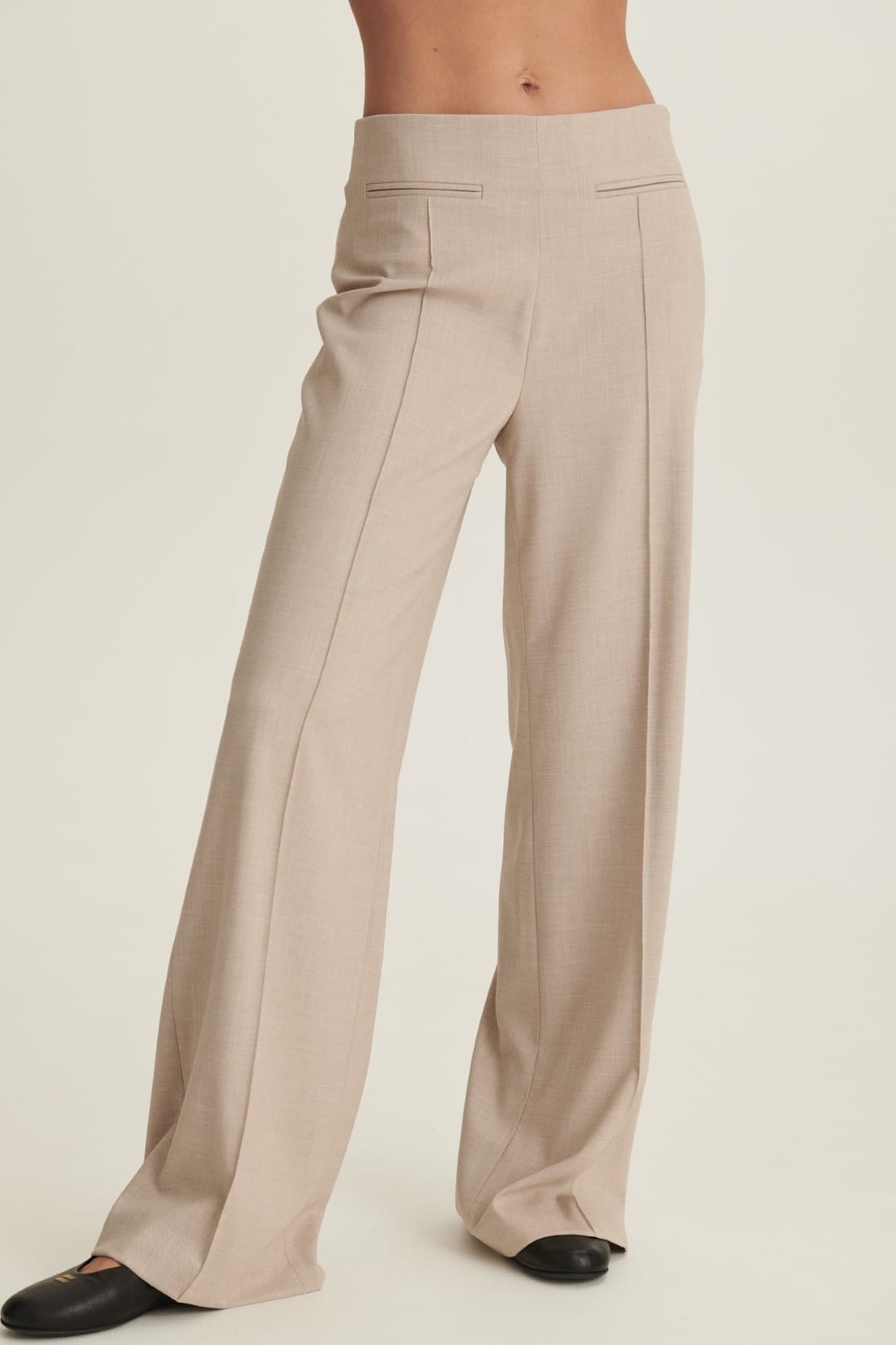 Beige Loren set image 4