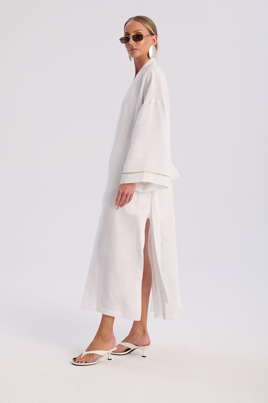Cream Kimono Rose image 3