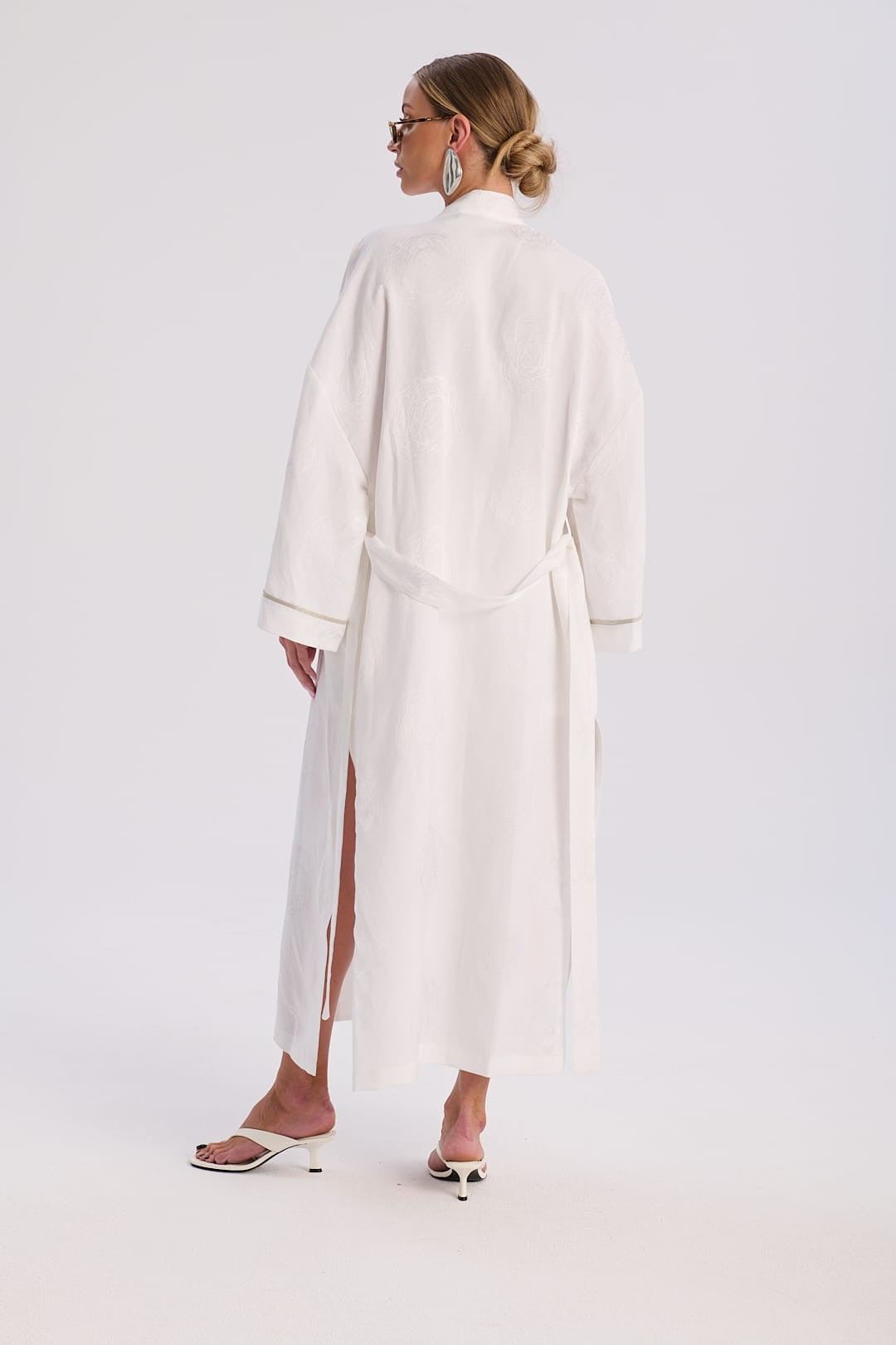 Cream Kimono Rose image 4