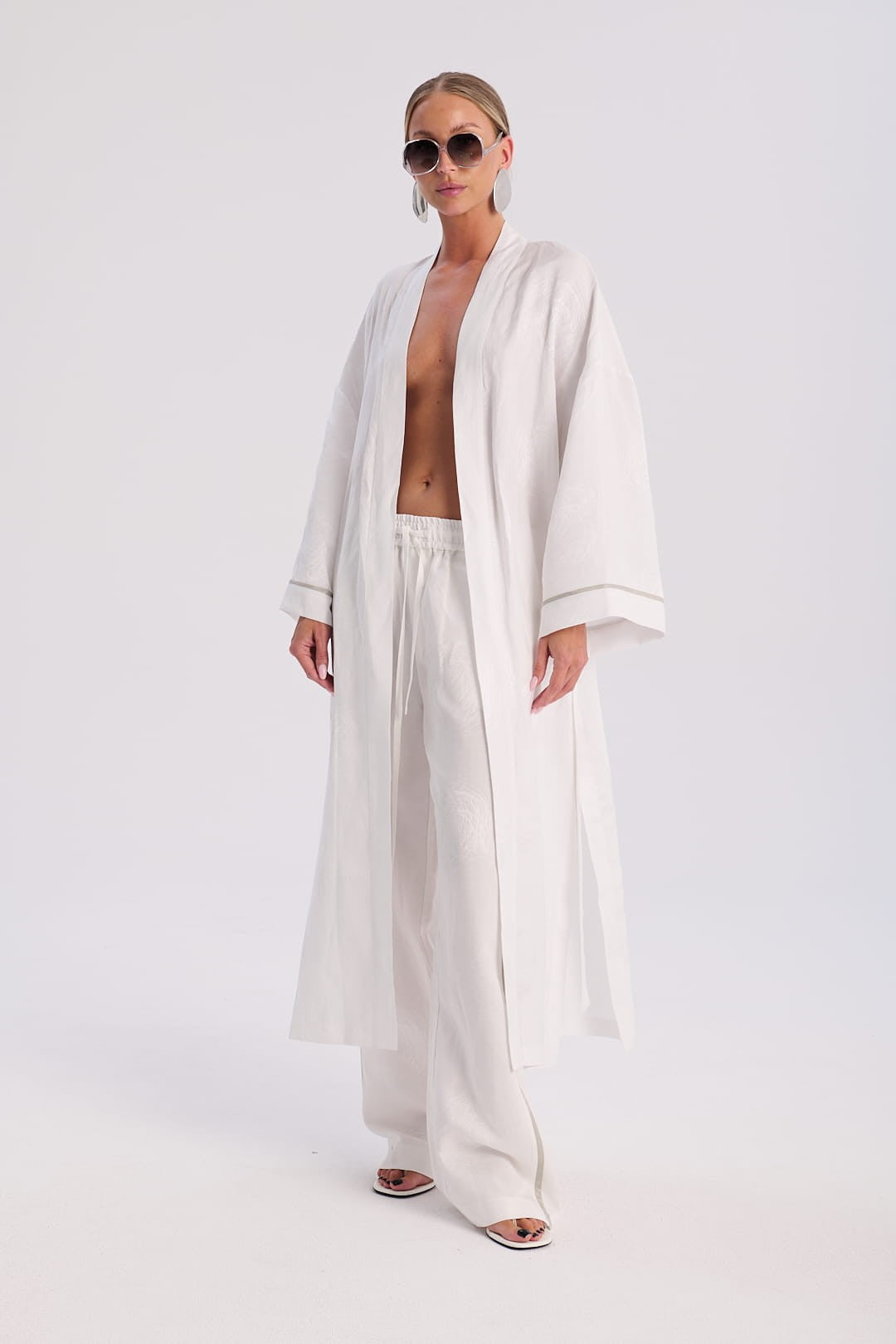 Cream Kimono Rose image 6