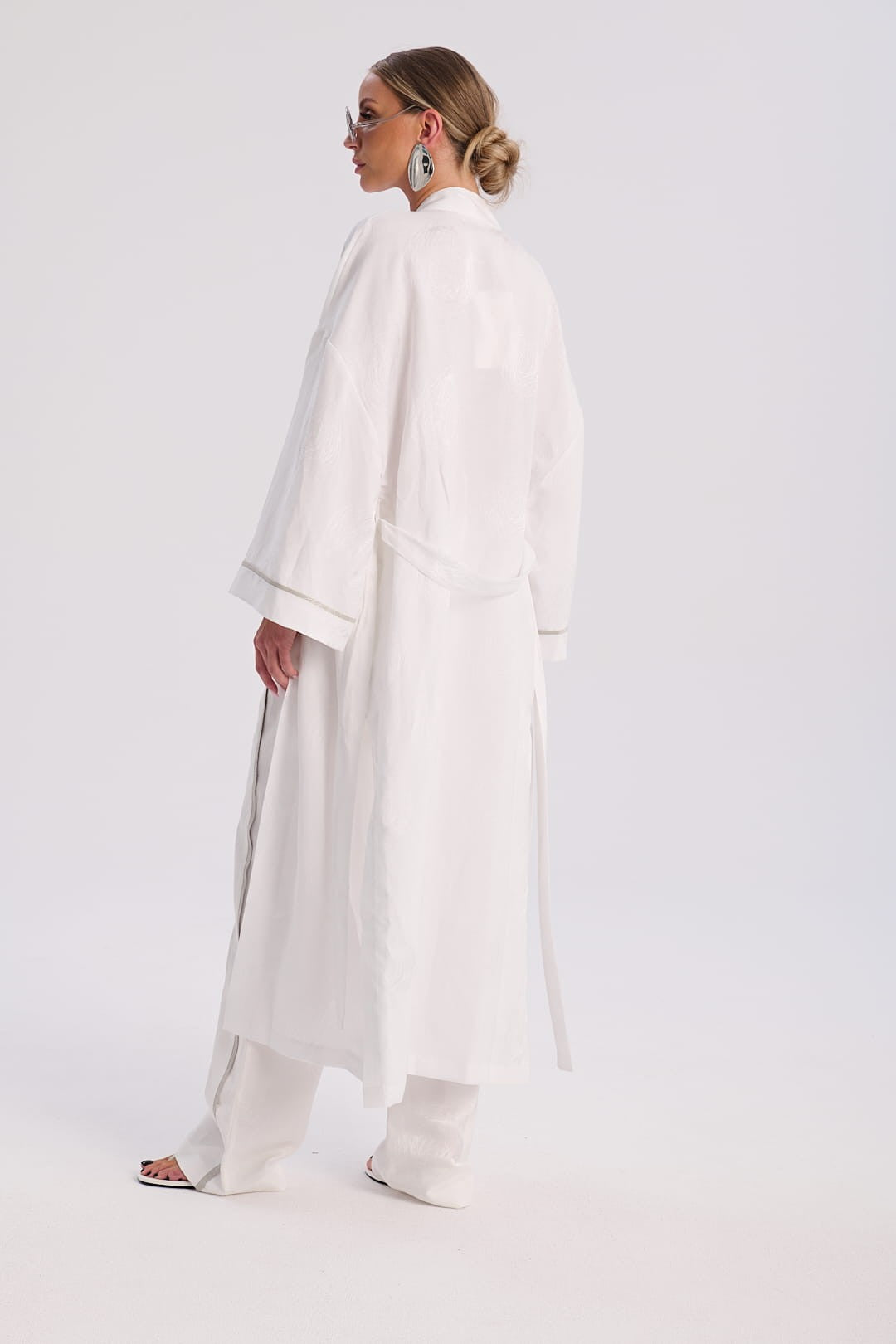 Cream Kimono Rose image 7