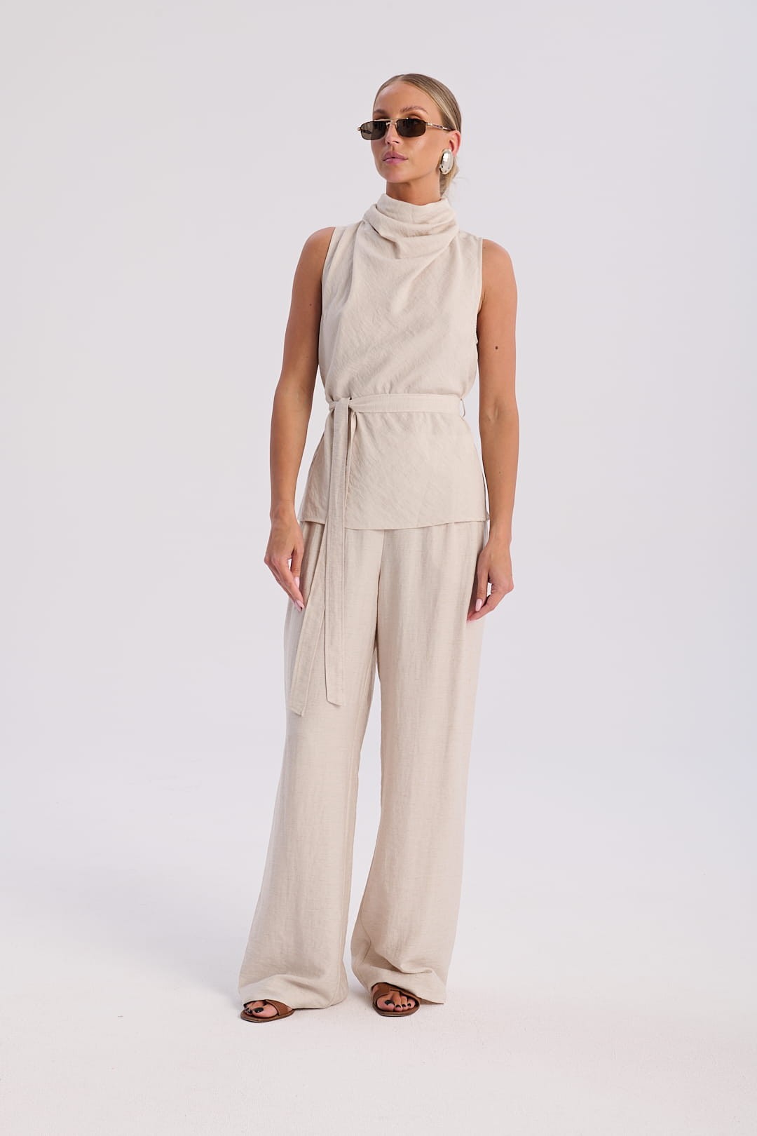 Beige Aria set image 1