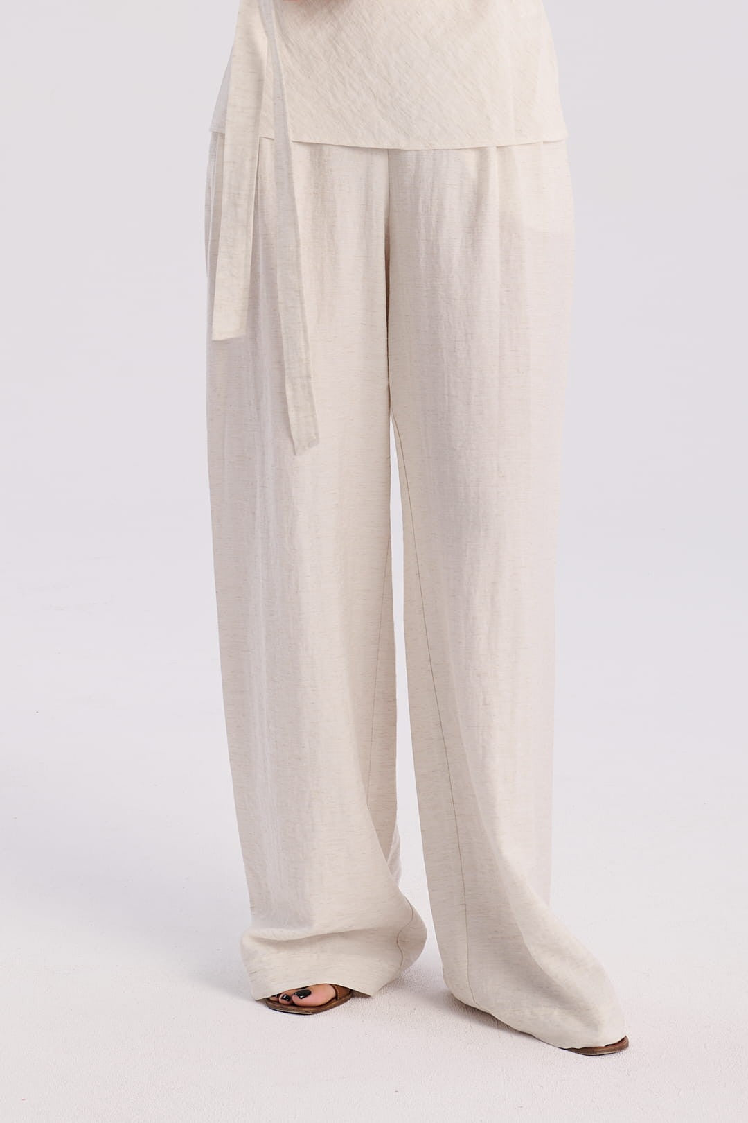 Cream Aria set image 2