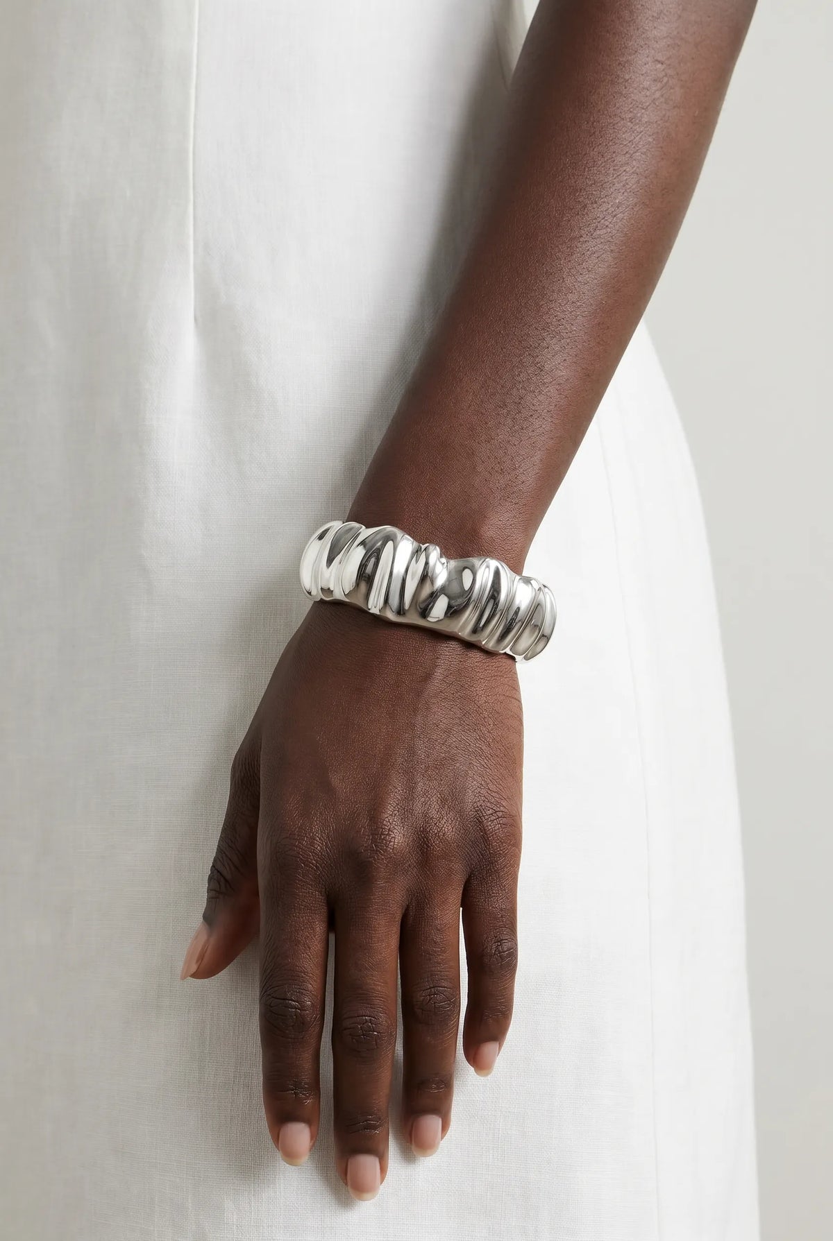 LE POSSÉ — wide-band-rigid-bracelet-silver — original campaign photo 2