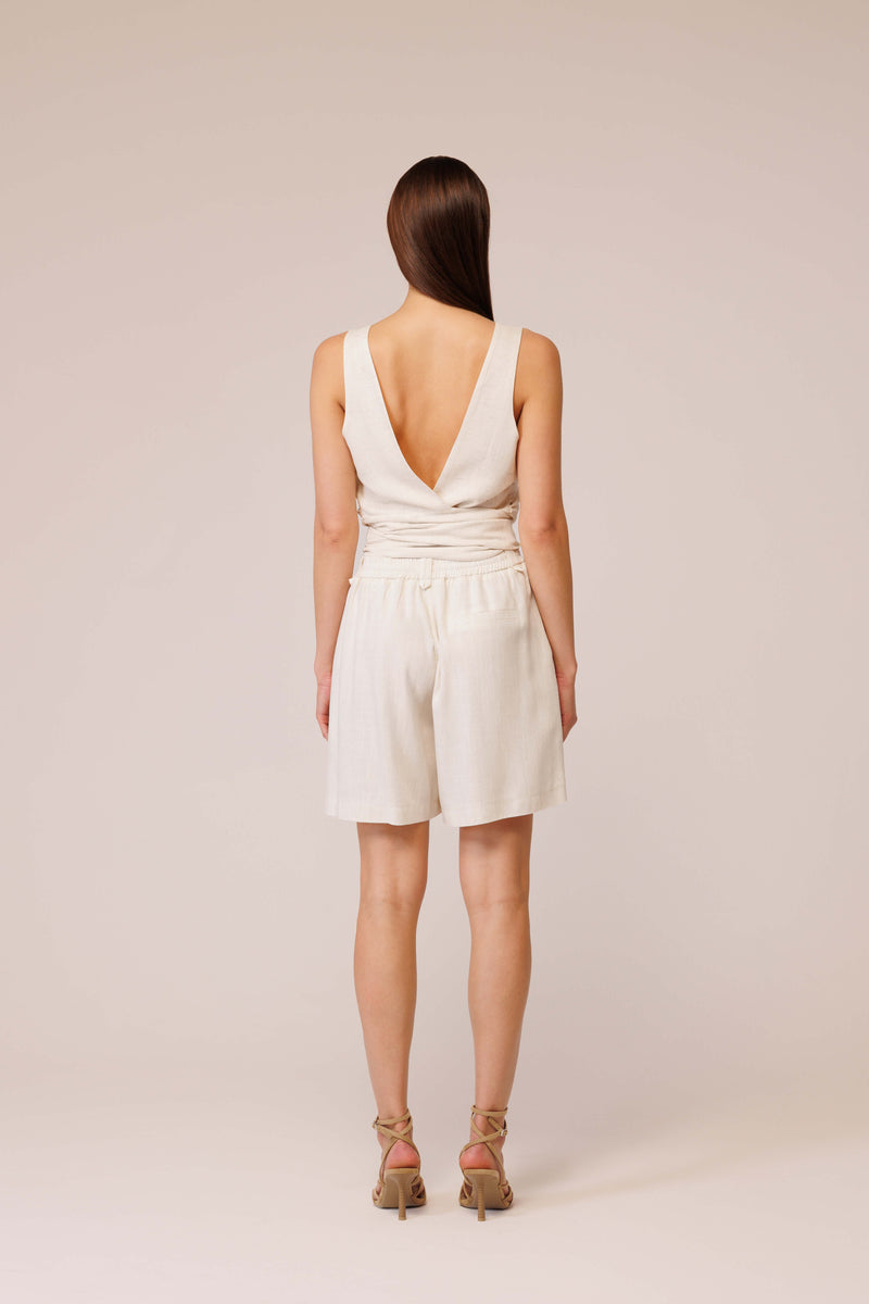 شورت برمودا من الكتان