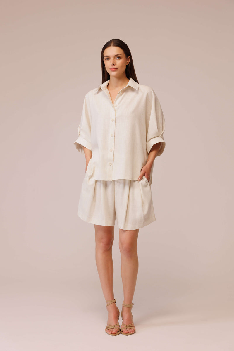 قميص كتان كلاسيكي