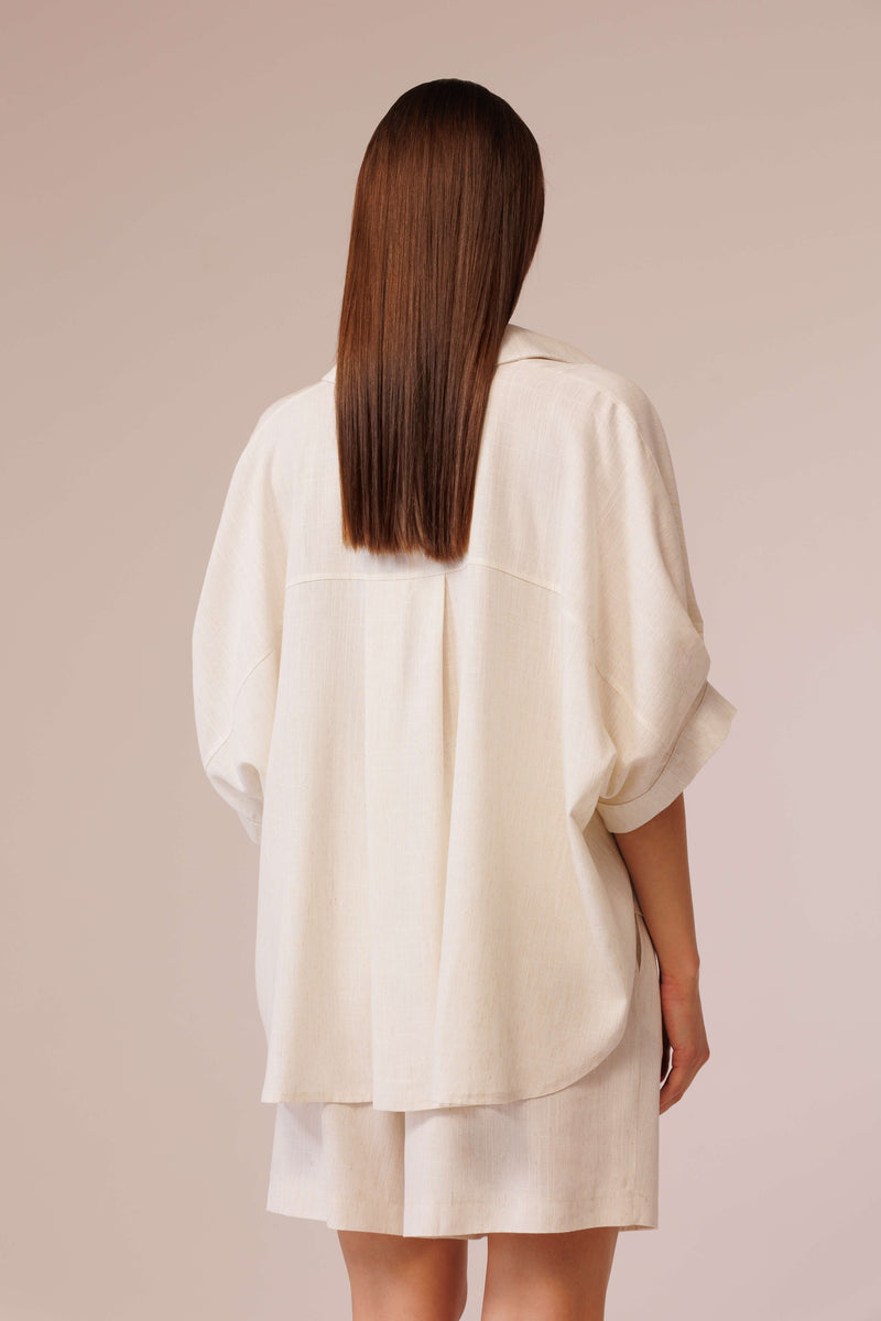 قميص كتان كلاسيكي