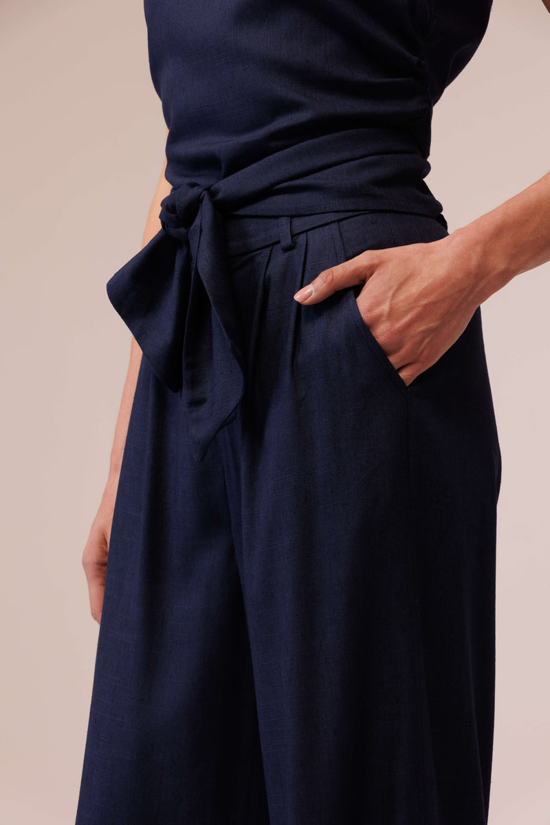 بنطلون بالازو من الكتان