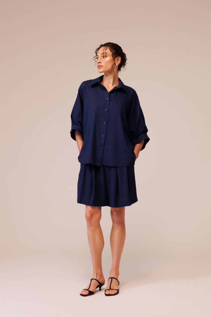 قميص كتان كلاسيكي