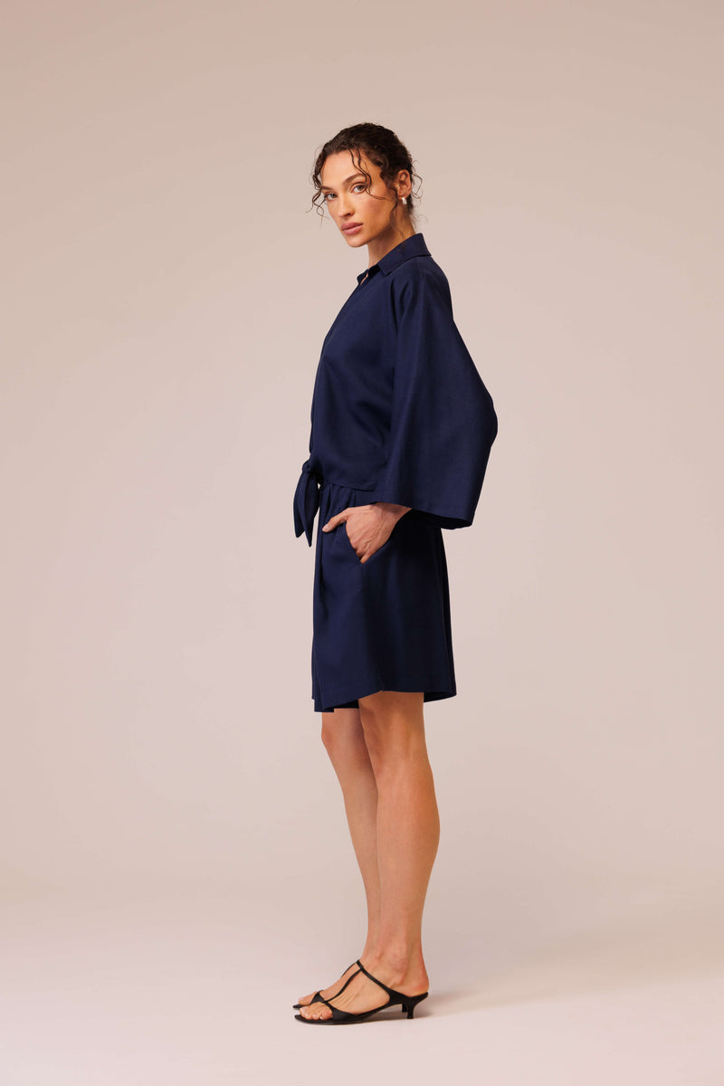 قميص كتان قصير برباط