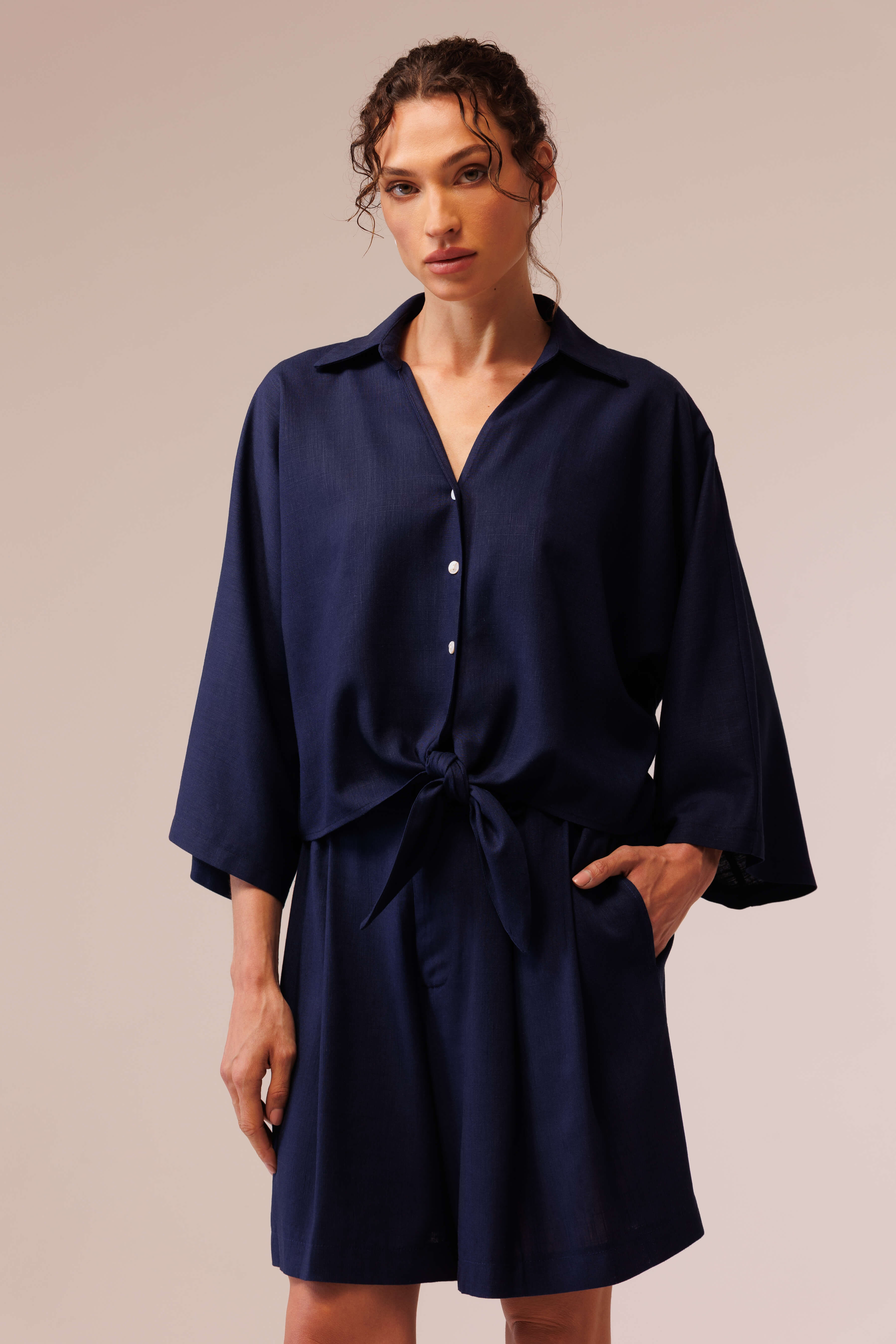 شورت برمودا من الكتان