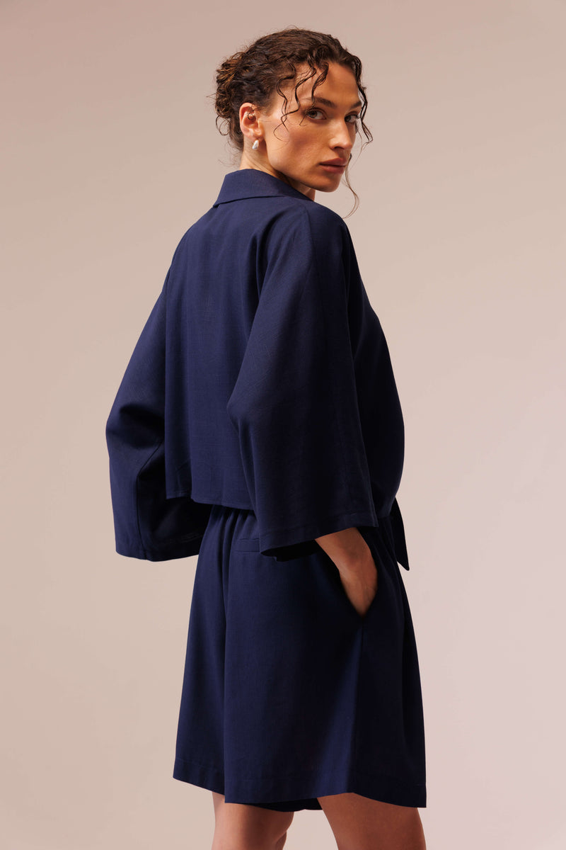 قميص كتان قصير برباط