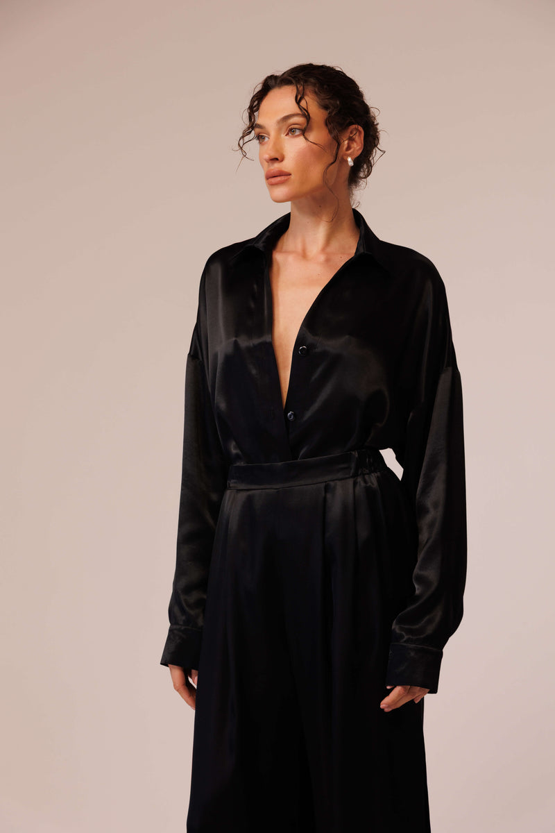 قميص ساتان فضفاض