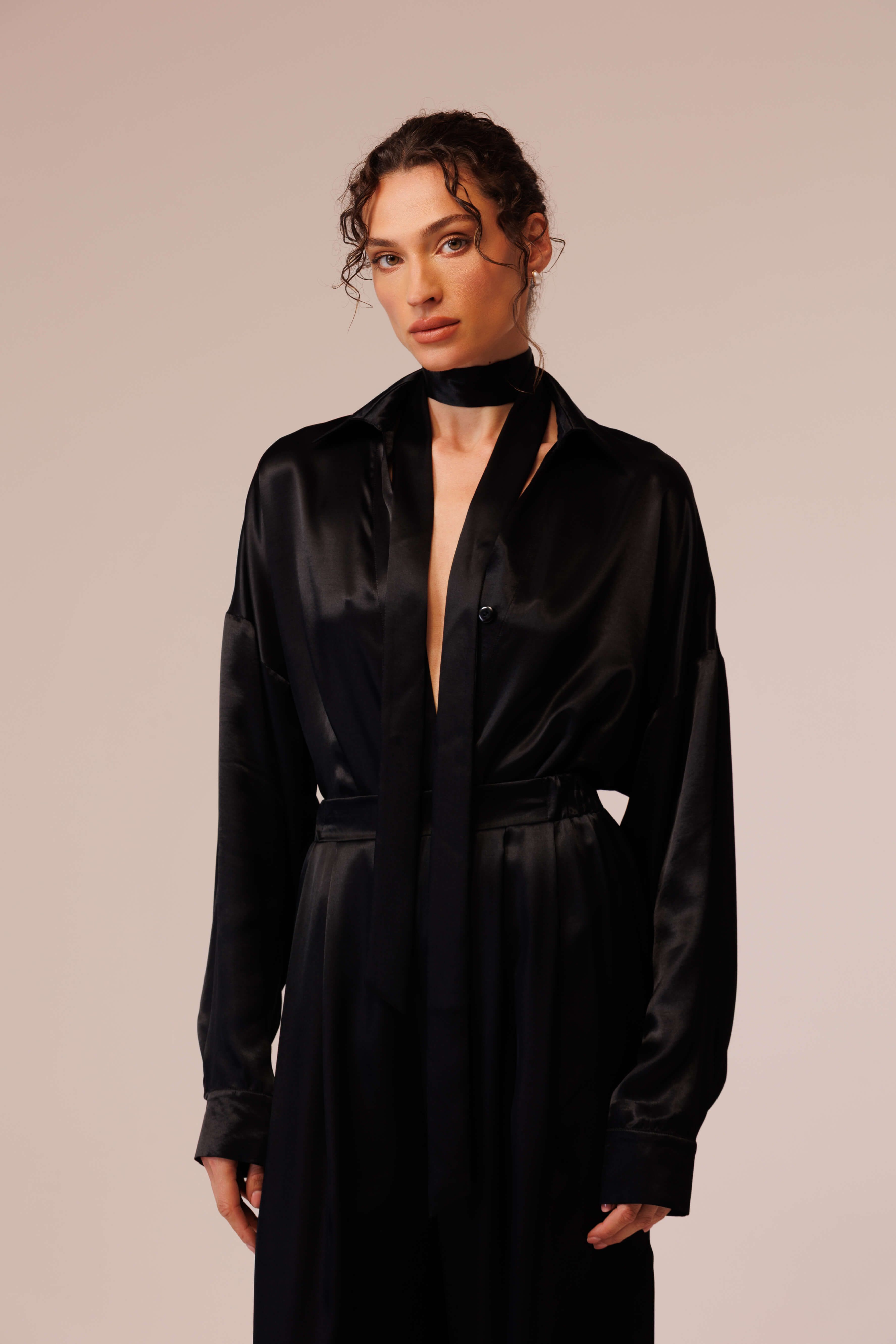 قميص ساتان فضفاض