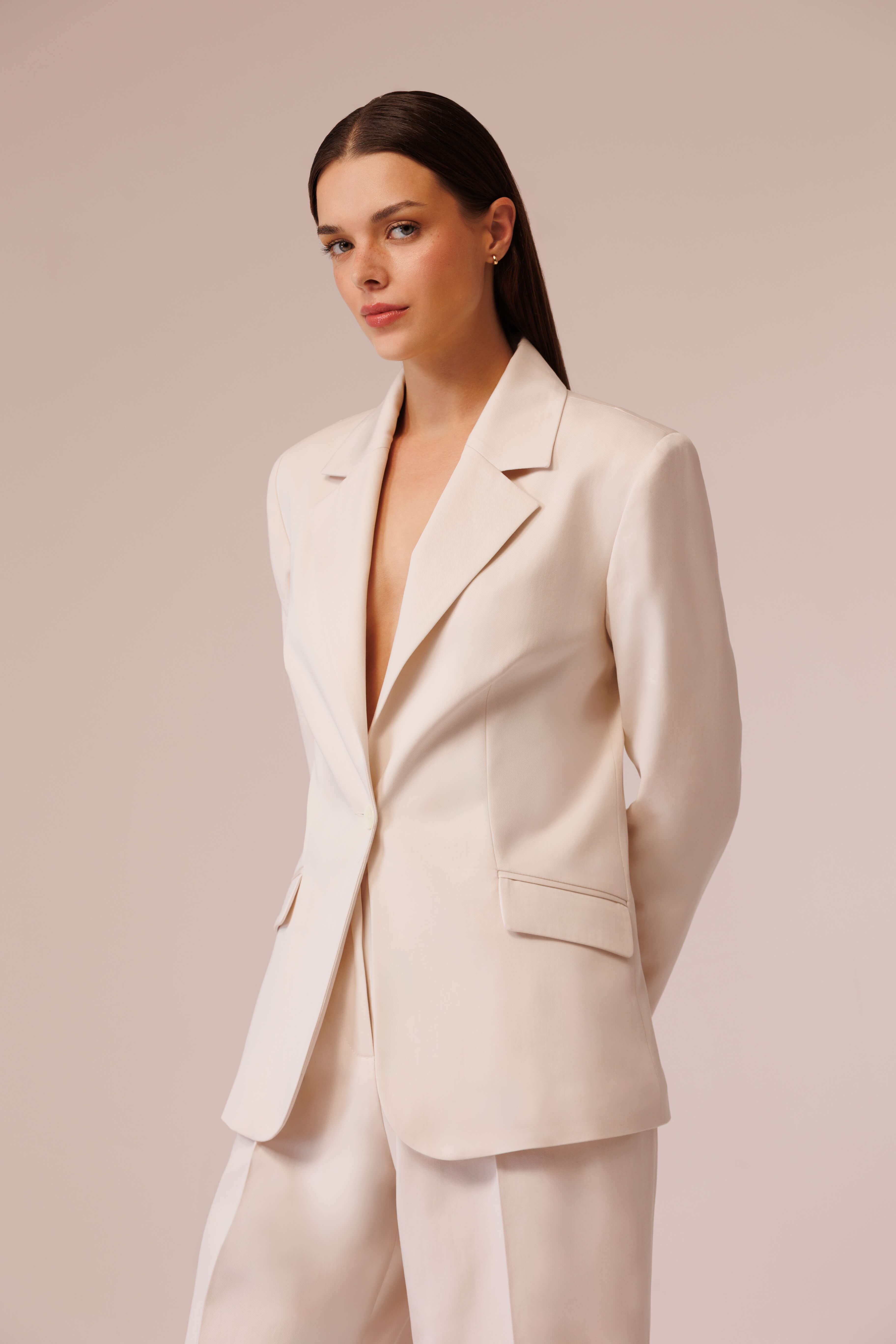 سترة ذات خصر ناعم