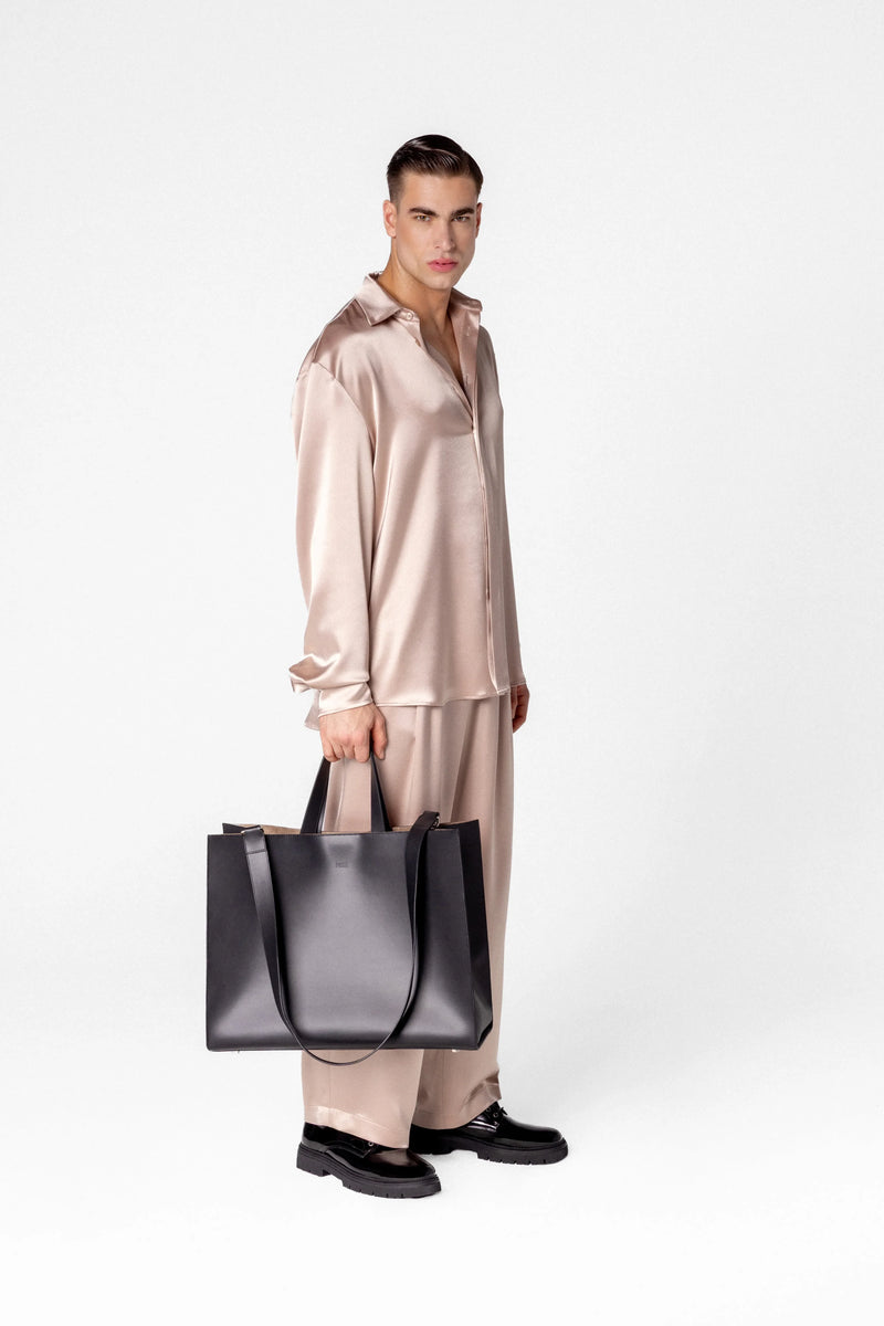 Men’s satin shirt with concealed fastening