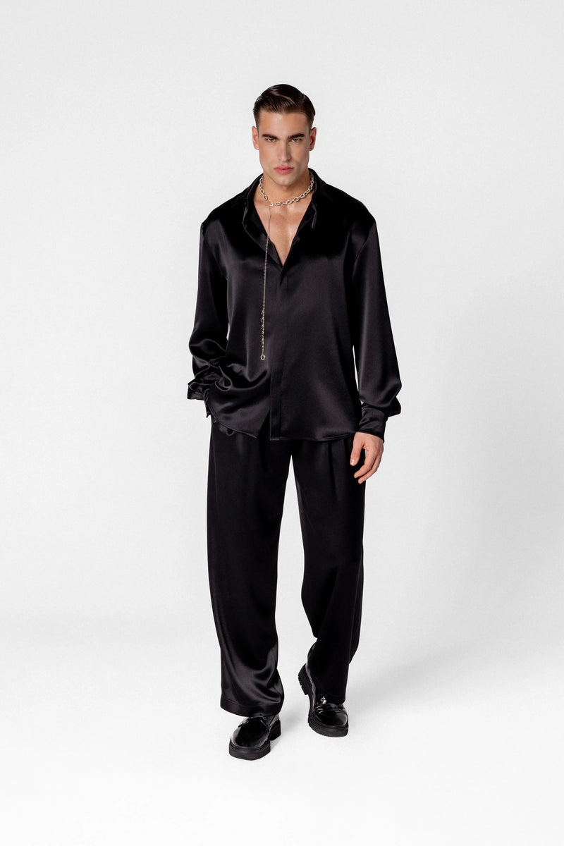 Men’s satin shirt with concealed fastening