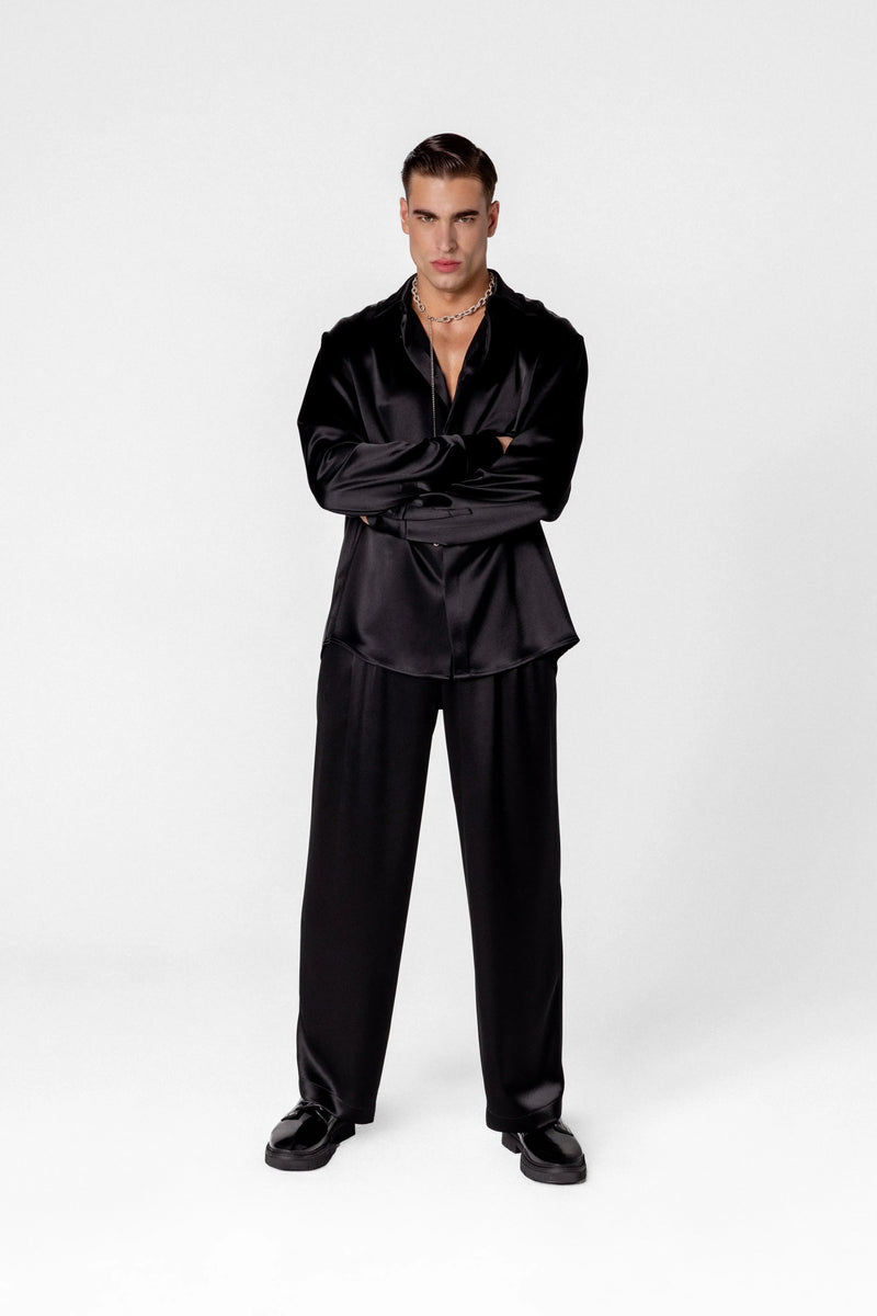Men’s satin shirt with concealed fastening