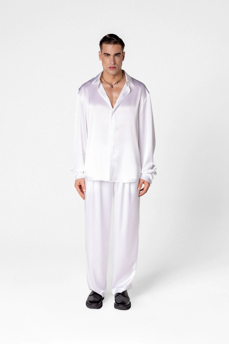 Men’s satin shirt with concealed fastening