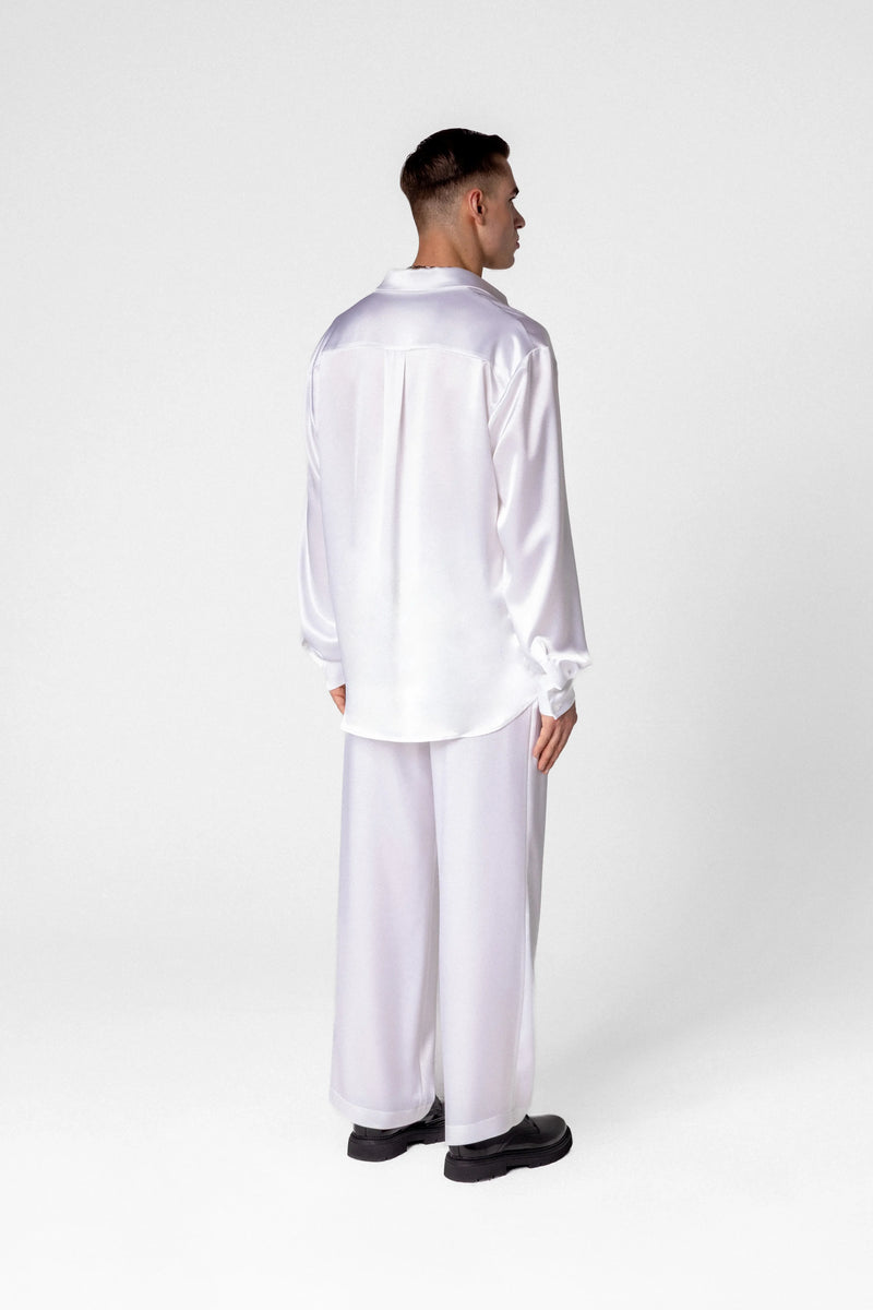 Men’s satin shirt with concealed fastening