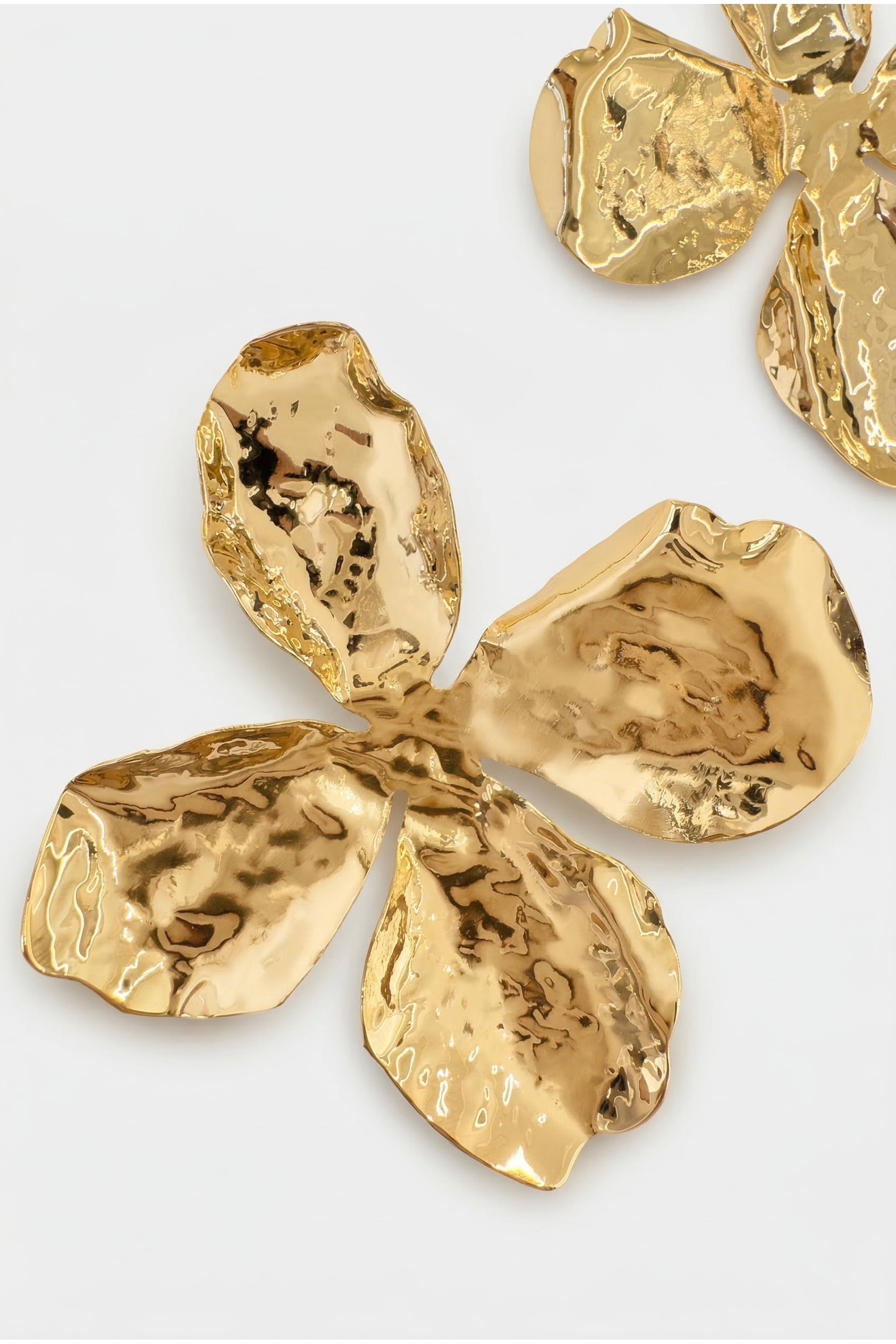 Floral statement earrings in gold, image 2